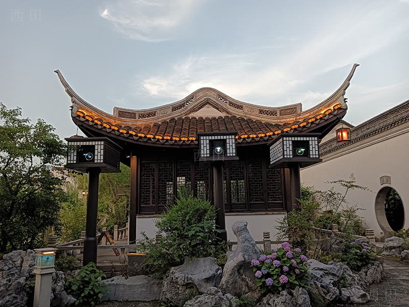 23台光峰AL-DH860投影机恒温箱助力南浔古镇打造沉浸式光影新体验