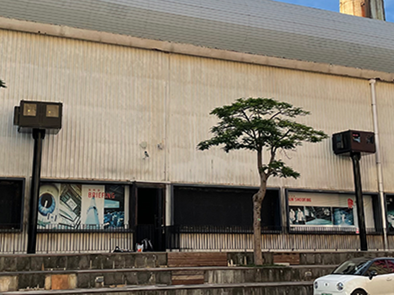 深圳价值工厂墙体投影：4台光峰AL-TU33K双机位侧投恒温箱